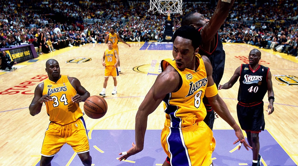2017’de yayınlanan Dear Basketball isimli kısa film ile En İyi Kısa Animasyon Film dalında Oscar ödülü alan ve Oscar kazanan ilk profesyonel sporcu olarak tarihe geçen Kobe Bryant, namıdiğer Black Mamba , 2020’de kızı Gianna’yla birlikte geçirdiği helikopter kazasında trajik bir biçimde aramızdan ayrılmıştı.