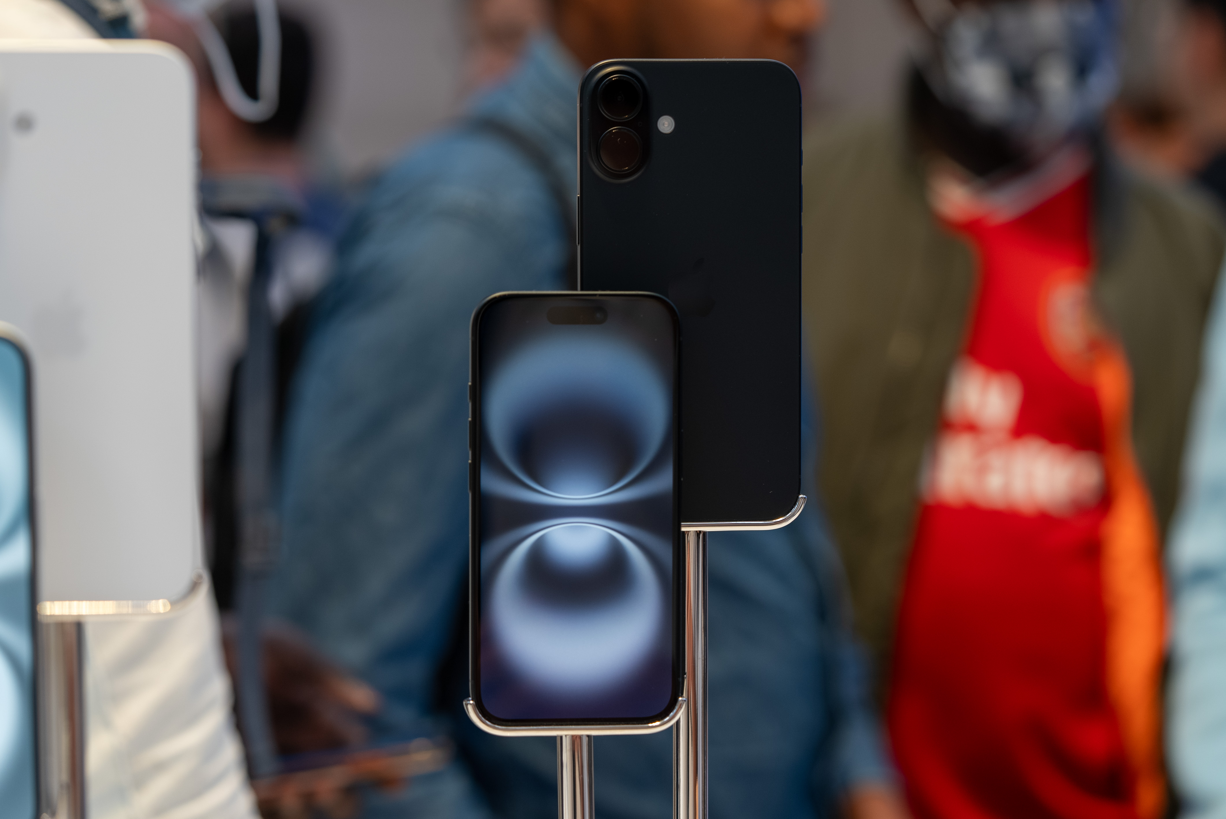 iPhone 16 colors: see all five color choices