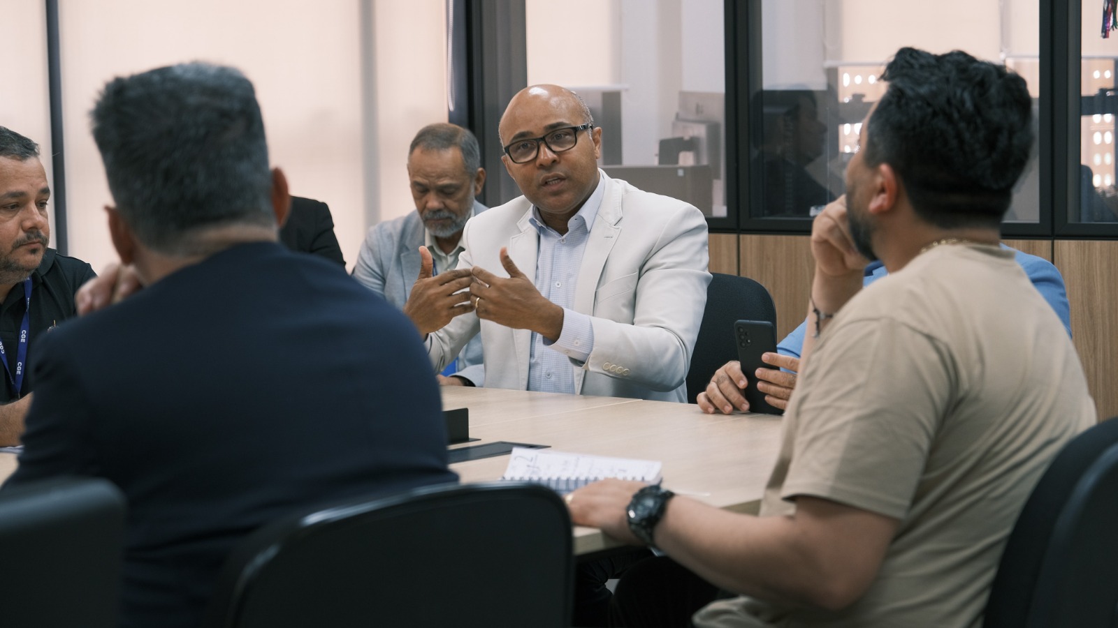 Escândalo na SESAU: licitação sob suspeita revela falhas graves e pagamentos milionários irregulares