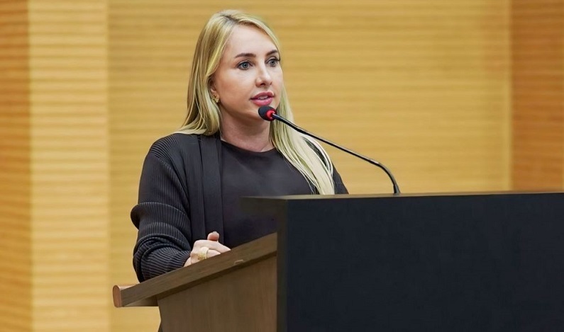 Ieda Chaves solicita a oferta de van para transporte de pacientes em São Francisco do Guaporé