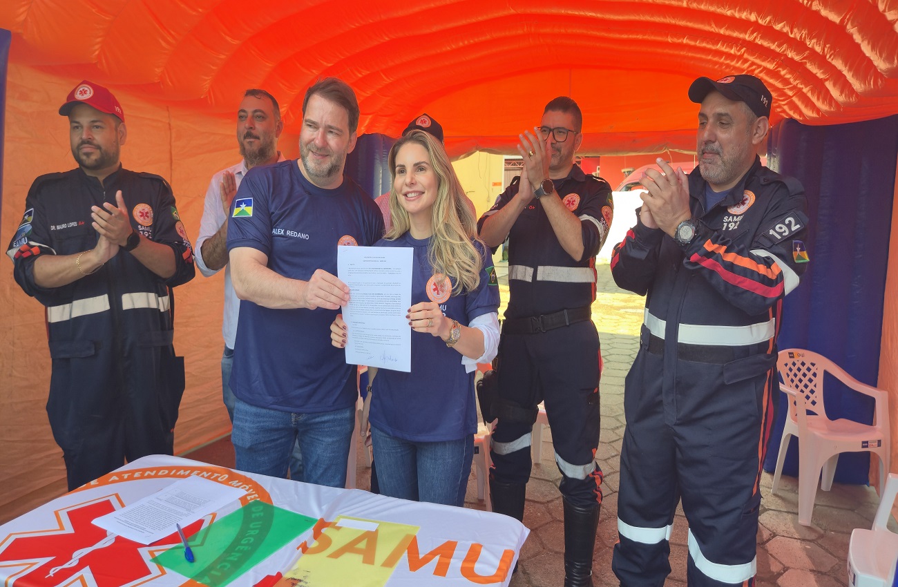 Alex Redano assina emenda de R$ 700 mil para aquisição de motolâncias e viatura de intervenção rápida ao SAMU