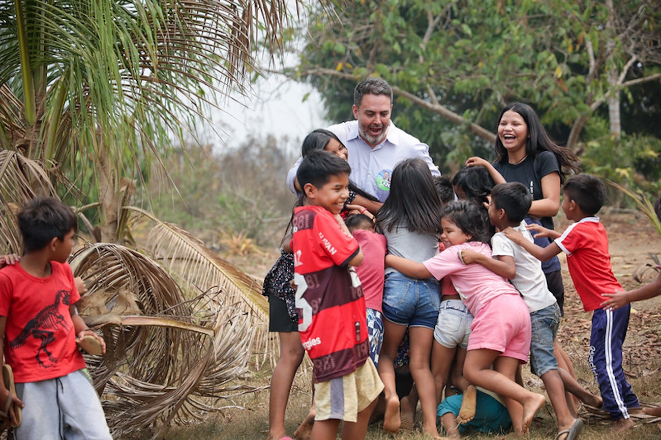 Em visita a distritos, Léo Moraes fala de melhorar serviços públicos na prefeitura