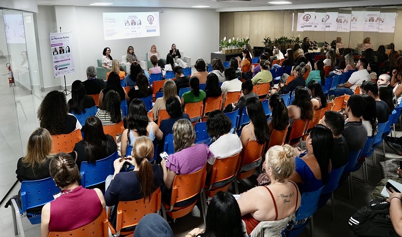 Ieda Chaves promove painel com reflexões e estratégias no combate à violência contra a mulher