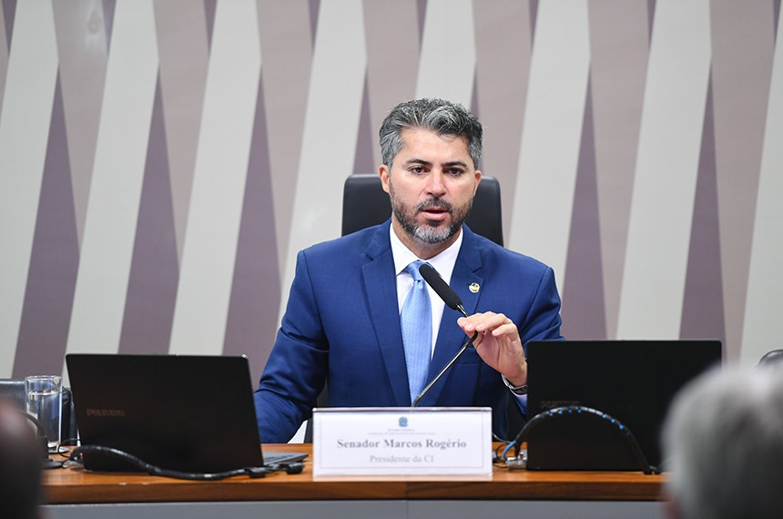 Fim da preferência da Petrobras no pré-sal em pauta no senado