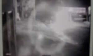 Em Rondônia, dupla joga gasolina em jovem de 20 anos e ateia fogo; rapaz morreu no hospital