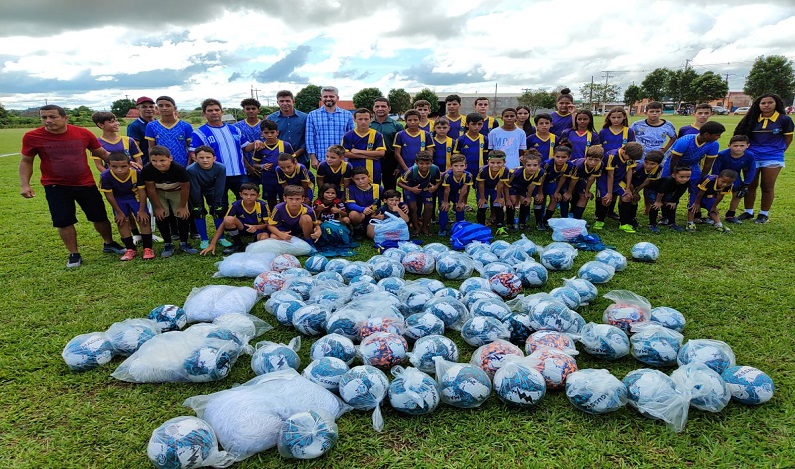 Apoio de Ezequiel Neiva garante sucesso do torneio de futebol em Alto Alegre dos Parecis