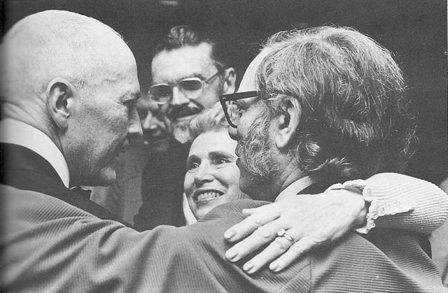 r/IsaacArthur - Robert A. Heinlein, Isaac Asimov , Lyon Sprague de Camp, 1975 (x-post /r/historyporn)