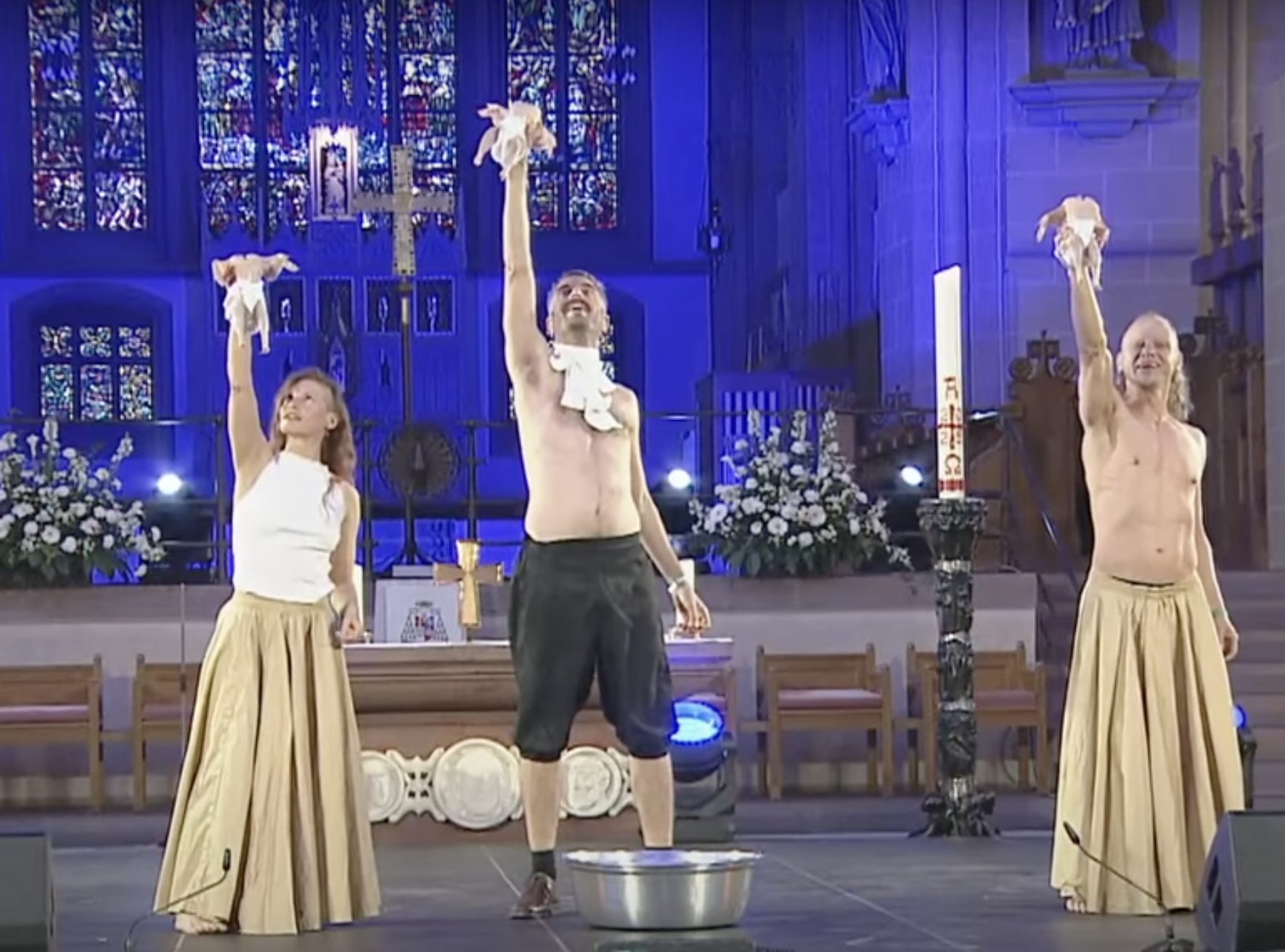 German cathedral offers ‘sincere regret’ for chicken dance