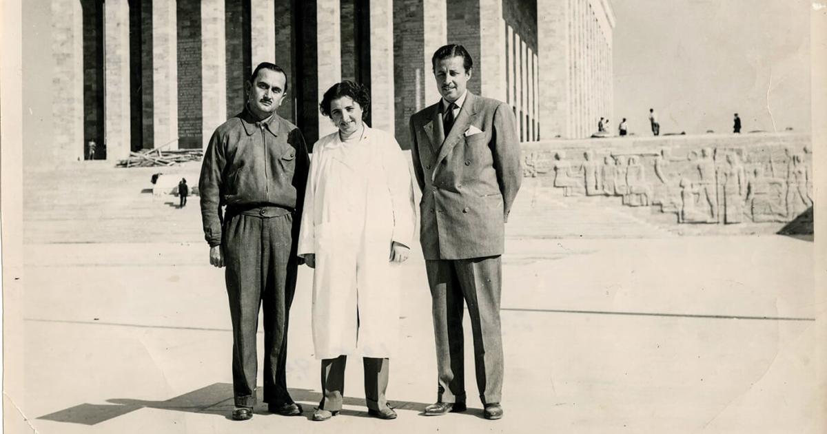 Sabiha Rıfat ile ilgili ilginç bir anekdot, kendisinin aynı zamanda çok yetenekli bir voleybol oyuncusu olması ve 1930’larda kadınlar voleybol ligi olmadığı için Fenerbahçe Erkek Voleybol takımına katılıp şampiyonluk yaşaması.