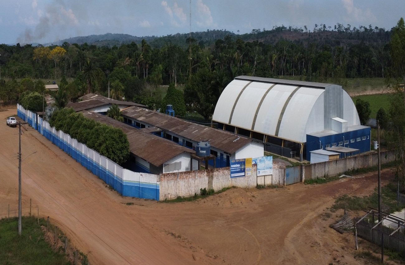 Escola Francisco dos Santos, em Monte Negro, será revitalizada com recurso viabilizado por Ezequiel Neiva