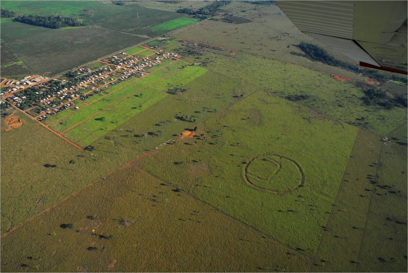 MPF processa proprietários rurais por danos a geoglifo histórico no Acre