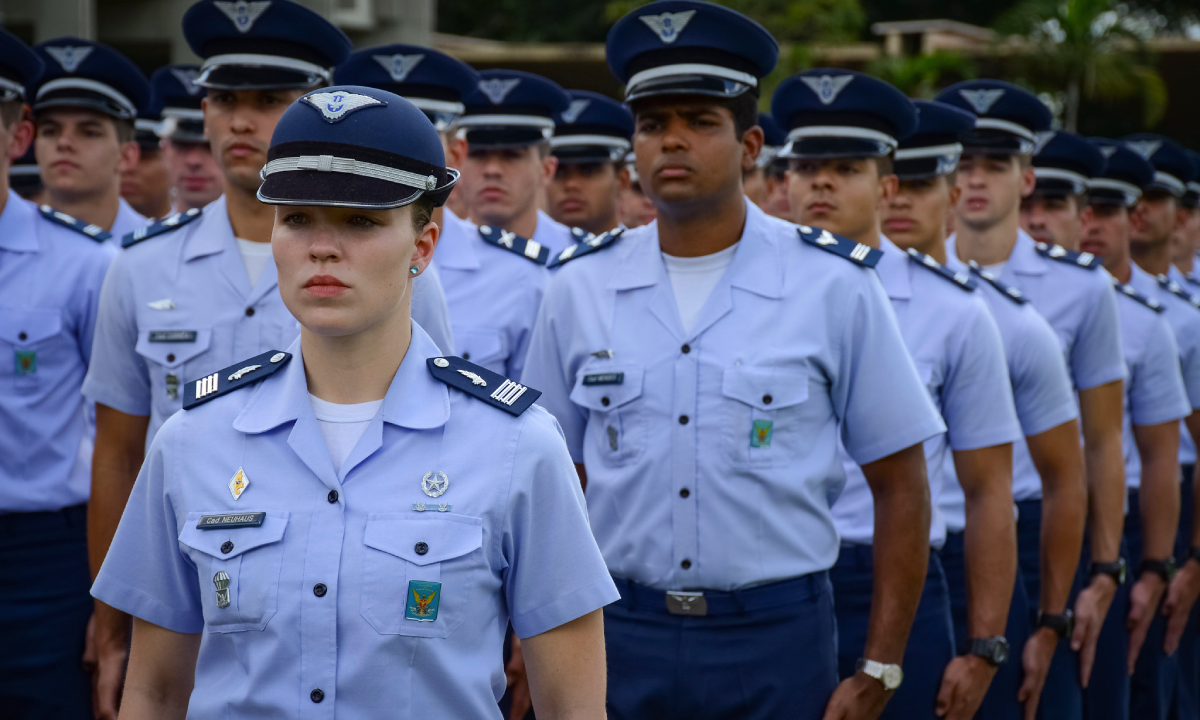 Militar que assediou superior e a chamou de "bunduda" tenta escapar da condenação no STM