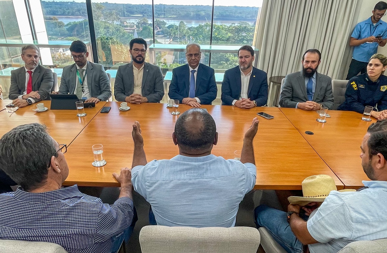 Presidente da Alero defende moradores da Unidade Soldado da Borracha durante reunião interinstitucional no TJRO