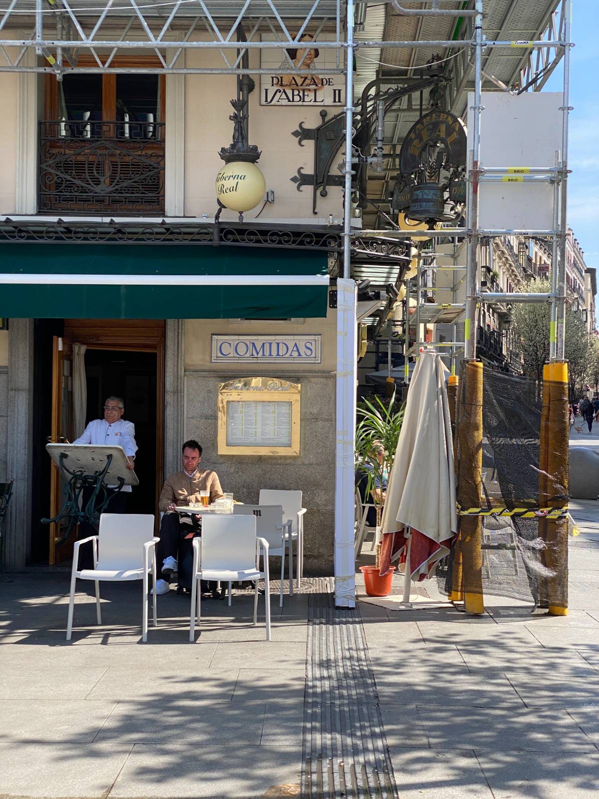 He Who Has Not Seen Seville, Has Not Seen a Miracle (1/2)