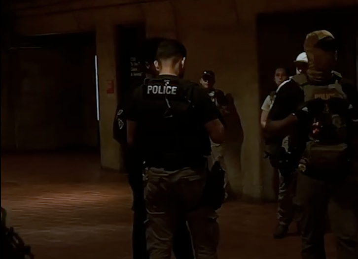 Napetosti v ZDA: Od aretacij zaradi izogibanja plačilu prevoza do imenovanja v FBI