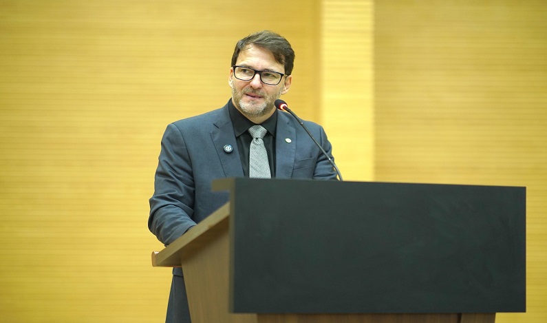Alex Redano pede incentivos fiscais para voos comerciais e fortalecimento econômico de Ariquemes