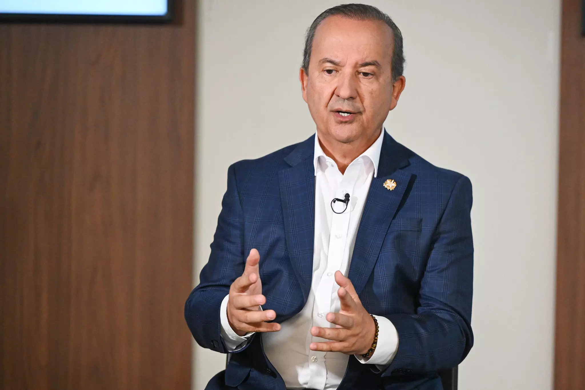 Escândalo em SC: programa de bolsas do governo Jorginho Mello beneficia 858 estudantes milionários