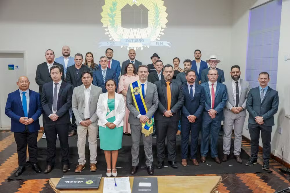 Veja que são os secretários de Léo Moraes