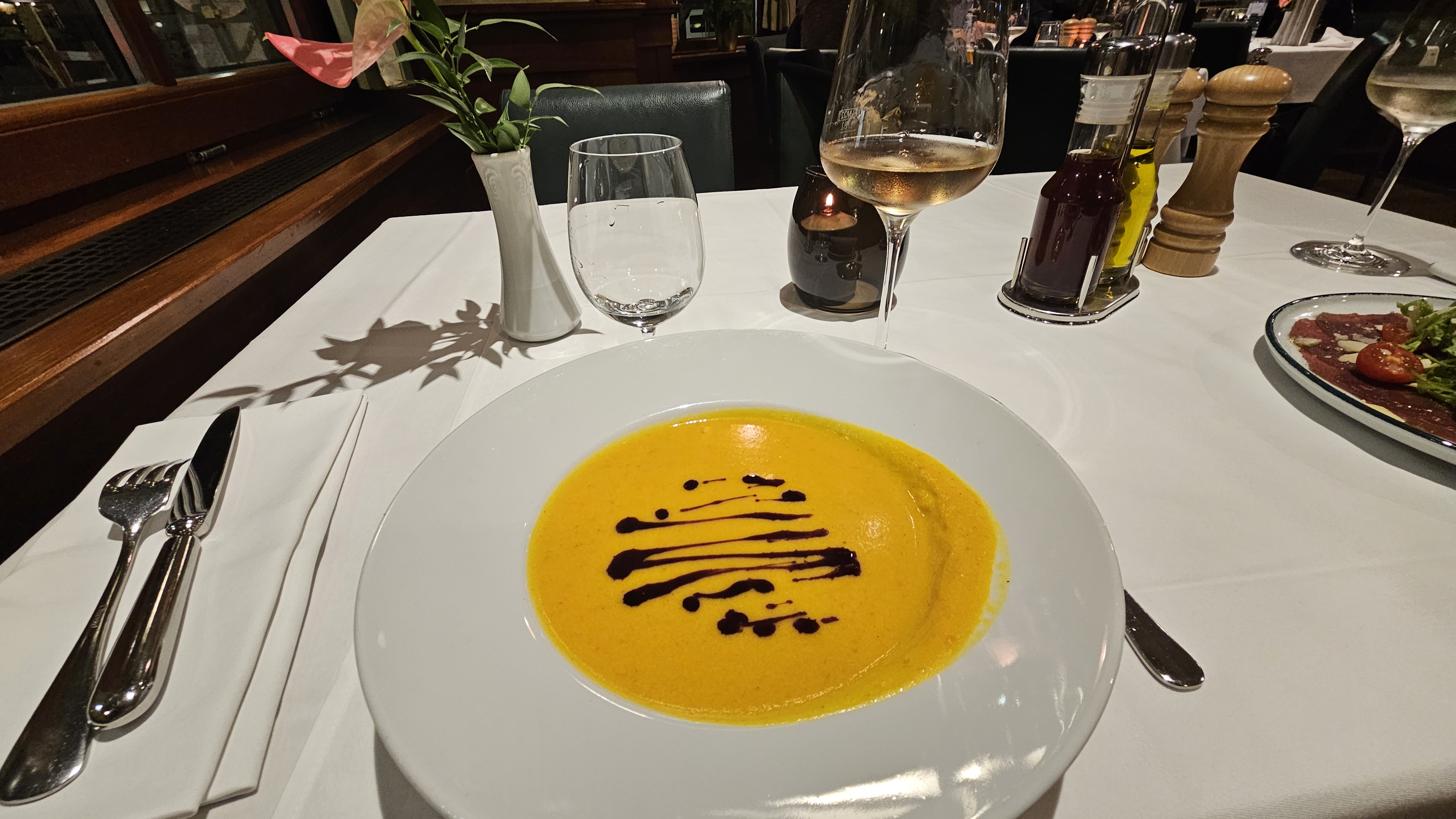 Eating Customs: Cultural Differences in Table Setting and Etiquette