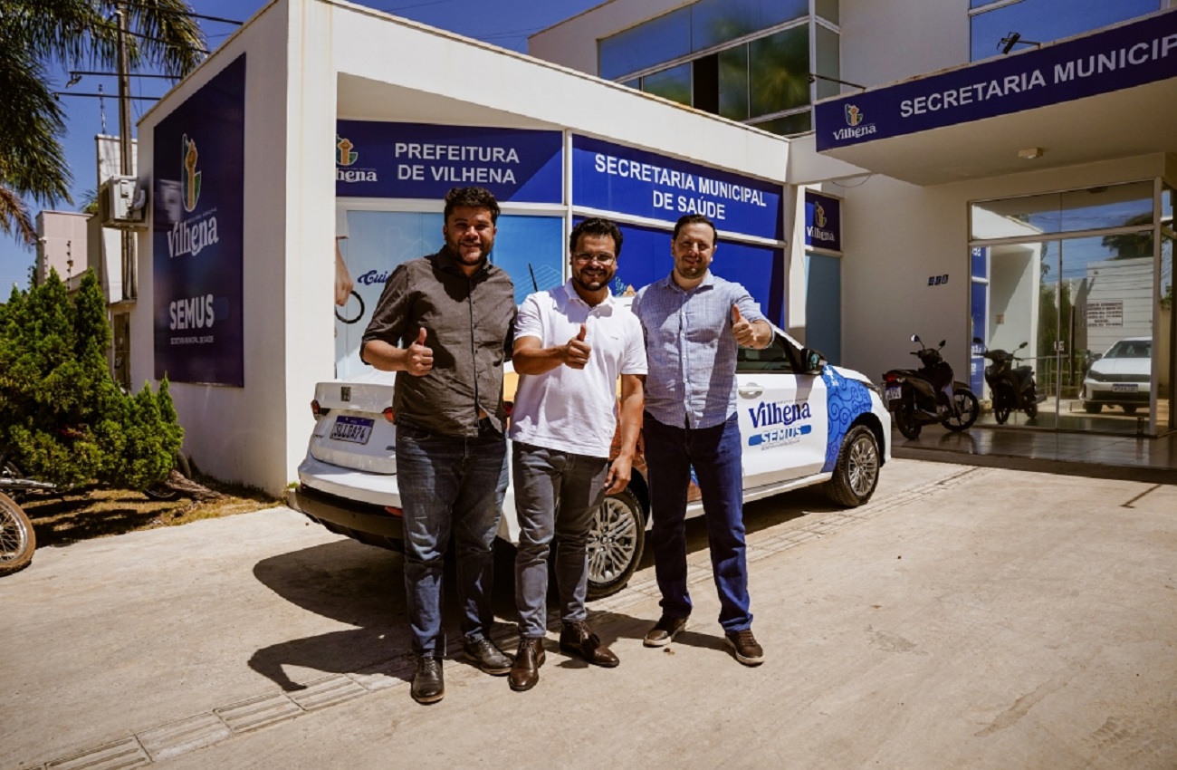Marcelo Cruz entrega veículo para reforçar a saúde em Vilhena