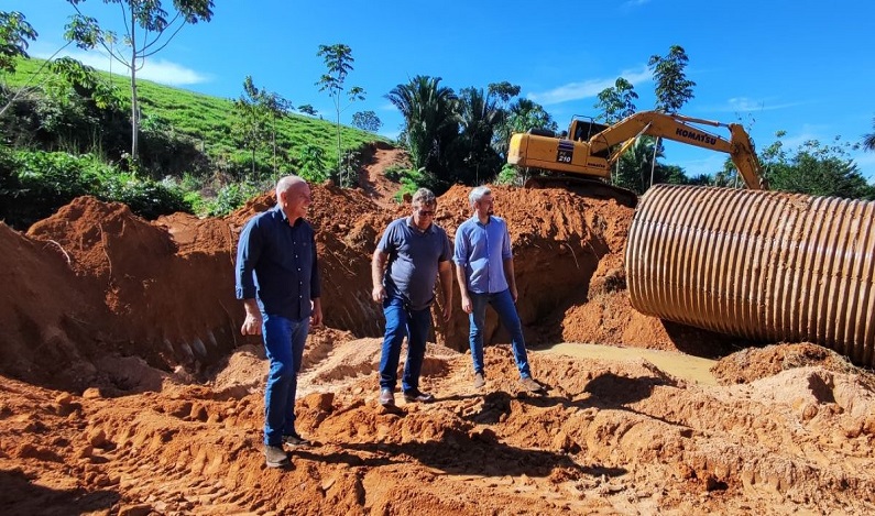 Investimento de Ezequiel Neiva garante acessibilidade em estradas vicinais de Vale do Anari