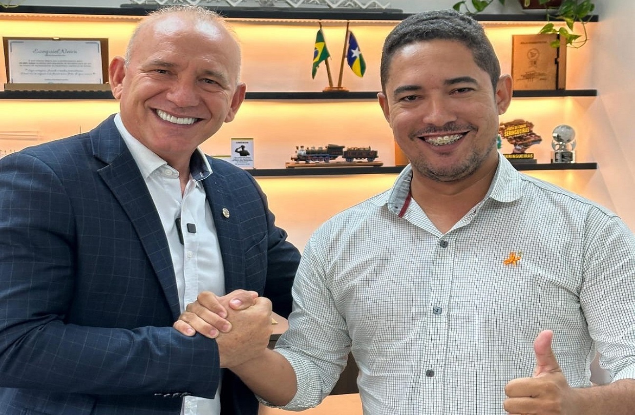 Ezequiel Neiva garante recurso para substituição de pontes de madeira em Theobroma