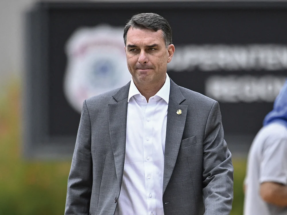 Flávio Bolsonaro diz que CPI de Moraes e Toffoli é ilegal