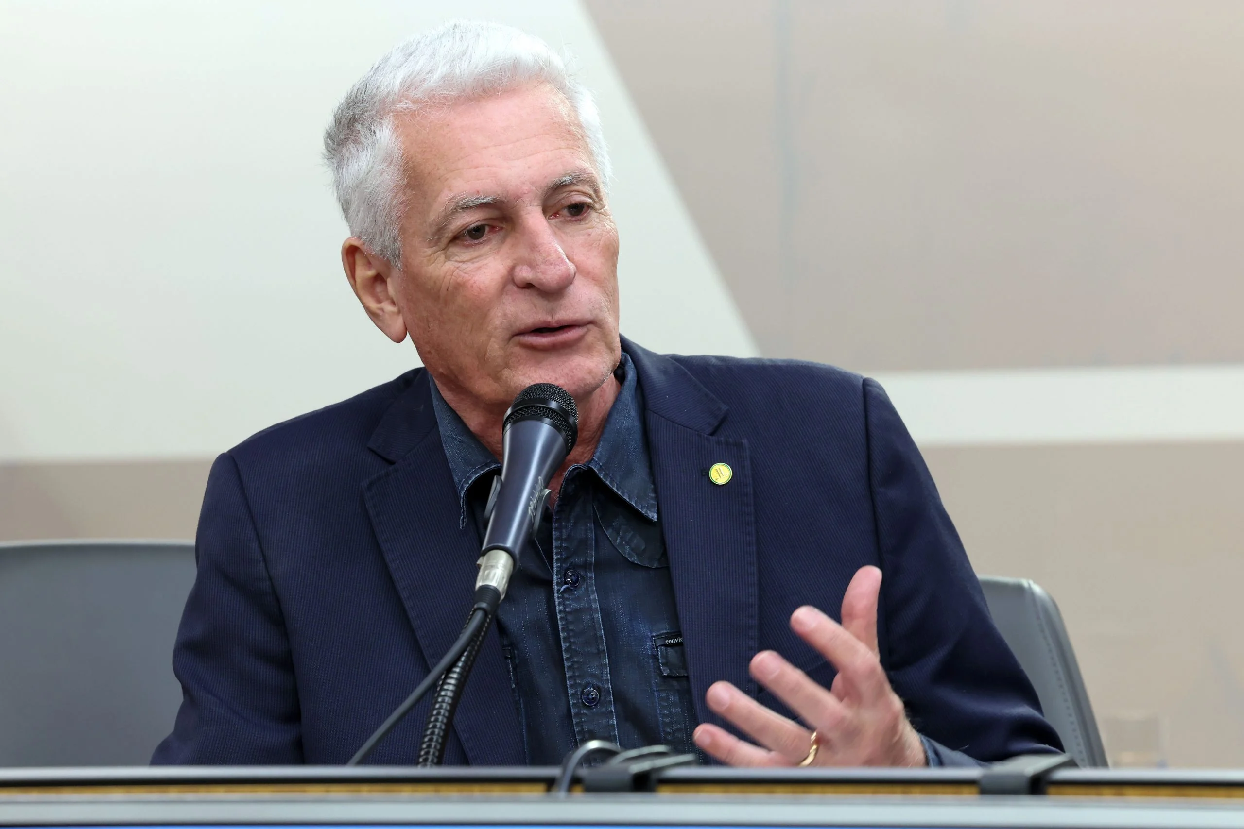 Rogério Correia aciona STF contra Nikolas Ferreira por ataques ao judiciário