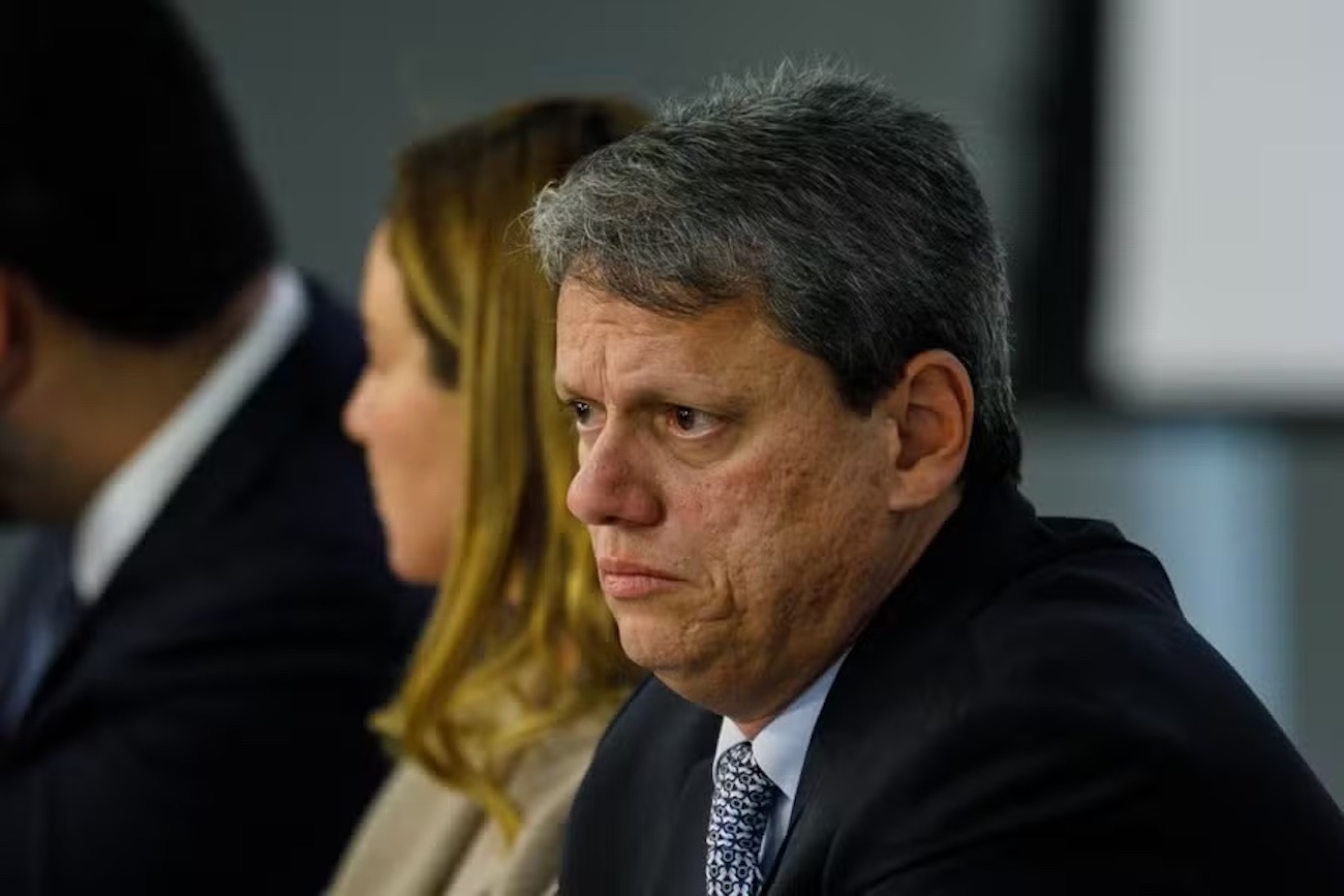 Gestão Tarcísio registra queda generalizada de aprovação em áreas essenciais, aponta Quaest