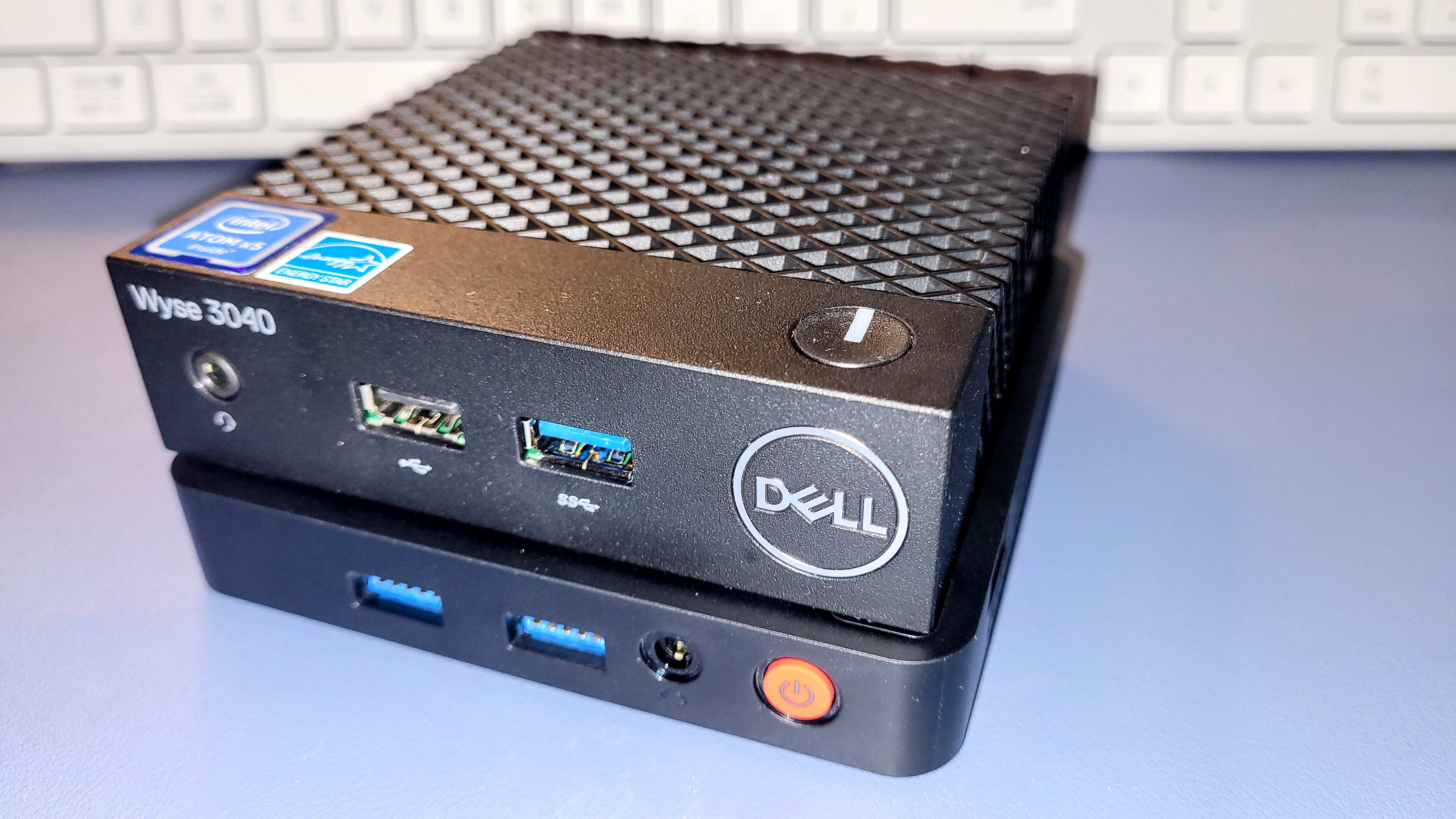Dell Wyse 3040 thin client on top of Beelink T5 mini PC