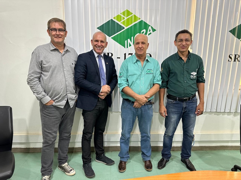 Ezequiel Neiva visita superintendente do Incra para tratar da regularização de terras