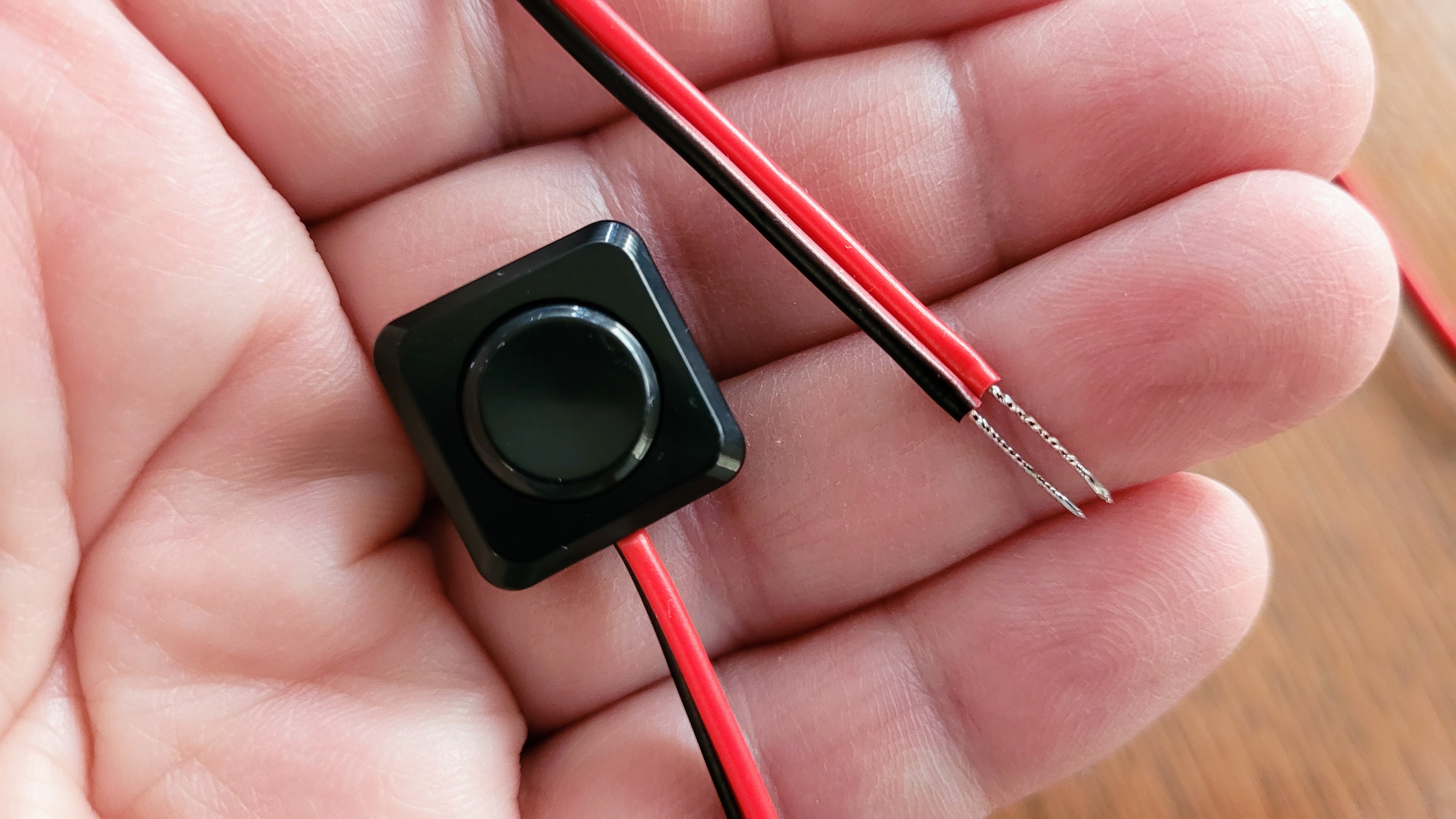 Normally open (“NO”) momentary switch