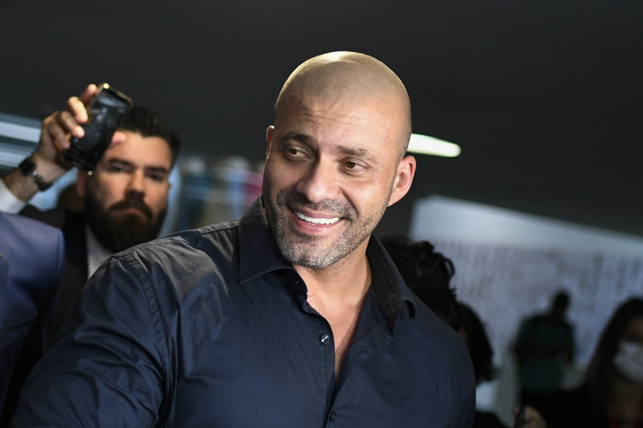 Ex-deputado Daniel Silveira consegue liberdade condicional