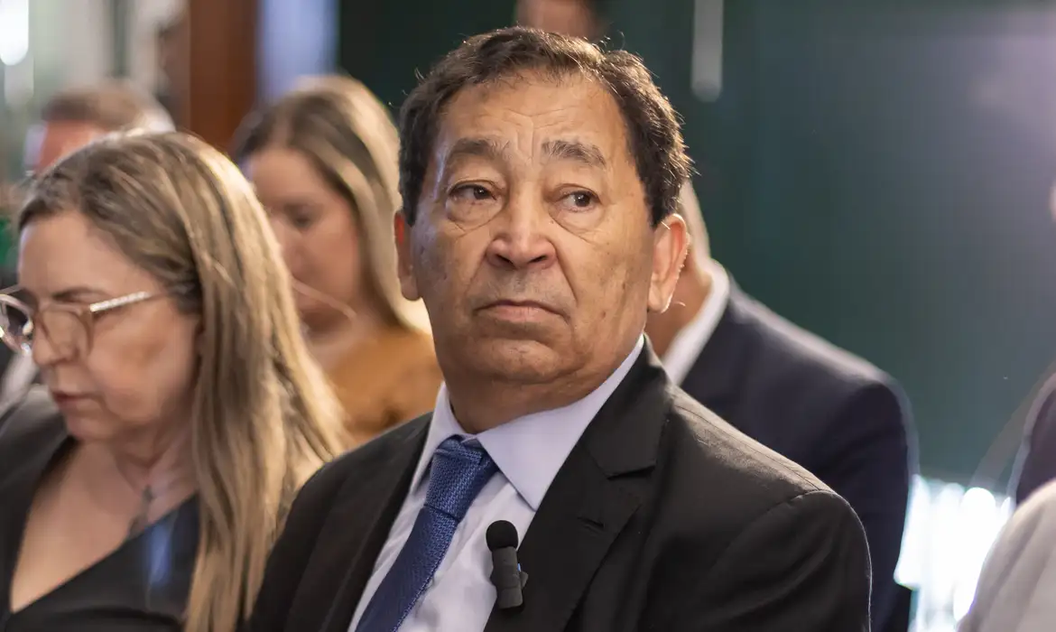 Atentado contra prefeito de Taboão da Serra pode ter sido armado; ele foi alvo de operação nesta segunda