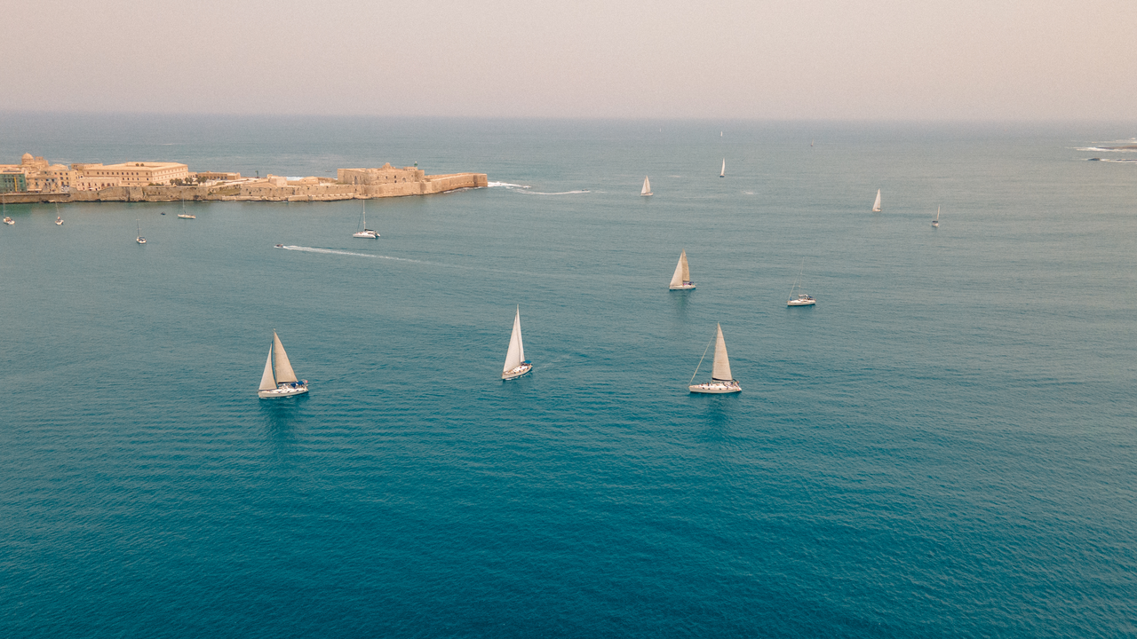 Substack banner for @regatta