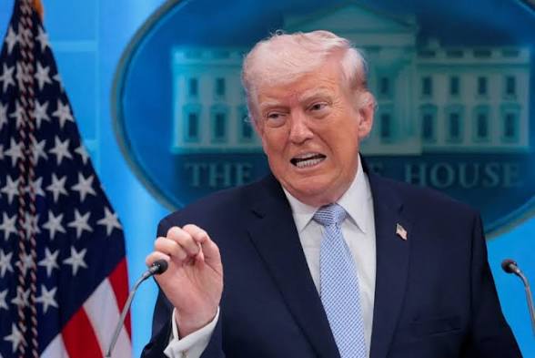 Trump Vows to Fire Fed Chair Powell, Signals Rate Cuts Under Successor Warsh