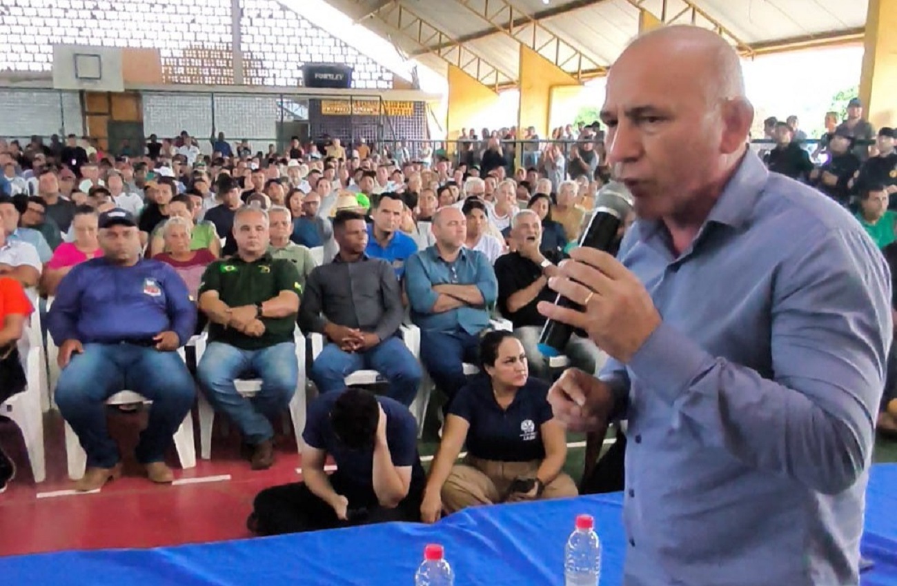 Ezequiel Neiva participa de audiência pública e defende direito à terra para produtores rurais em Jaru