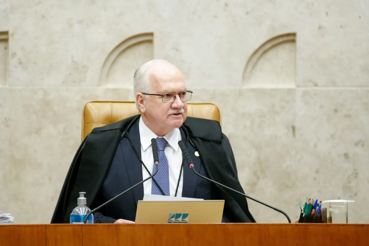 Fachin alerta: "ninguém tem uma Constituição para chamar de sua" em meio à crise de credibilidade do STF