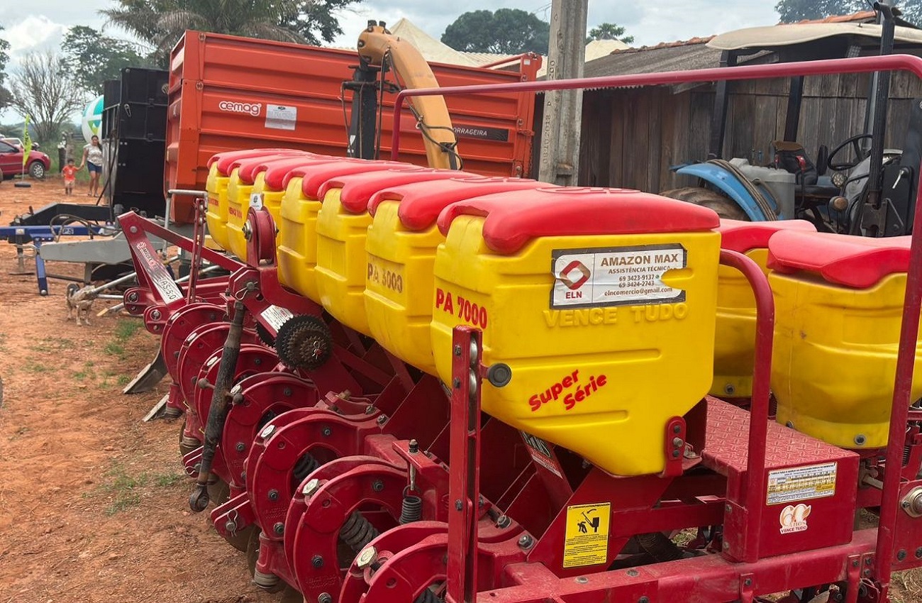 Deputado Alan Queiroz fortalece agricultura de Mirante da Serra com mais de R$ 525 mil em investimentos