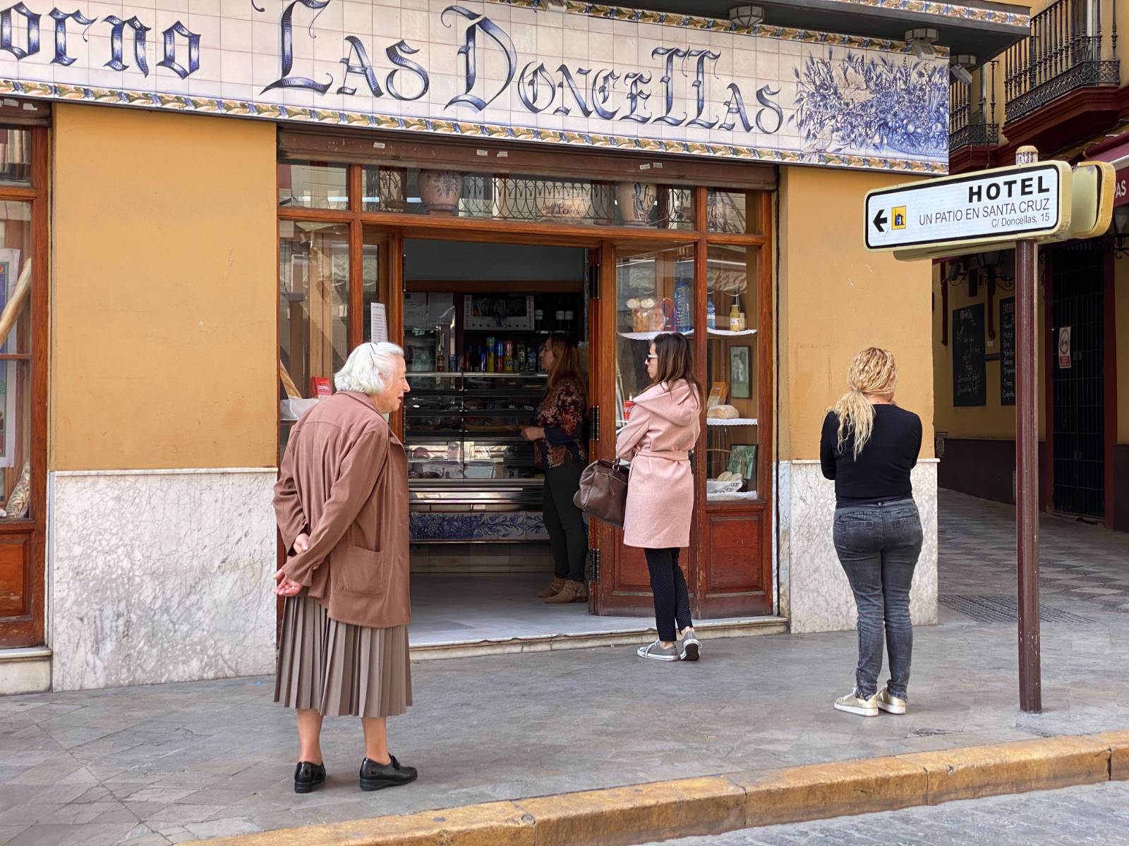 He Who Has Not Seen Seville, Has Not Seen a Miracle (2/2)