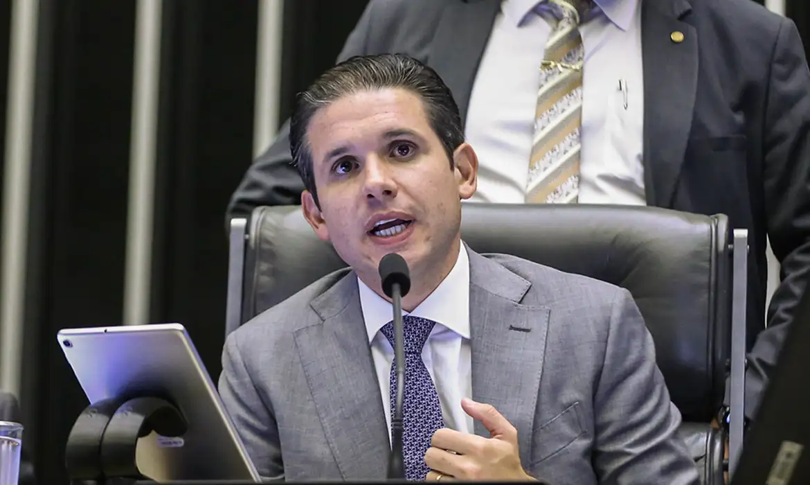 Câmara inicia tramitação de PEC que propõe o fim da escala 6x1 no Brasil