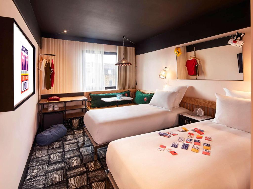 booking.com/hotel/gb/mam...