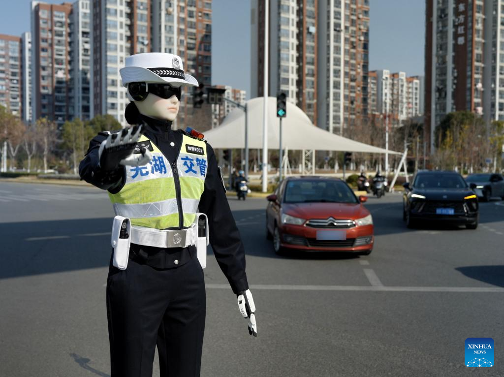 AI-powered "RoboCops" take up traffic duties in Chinese cities