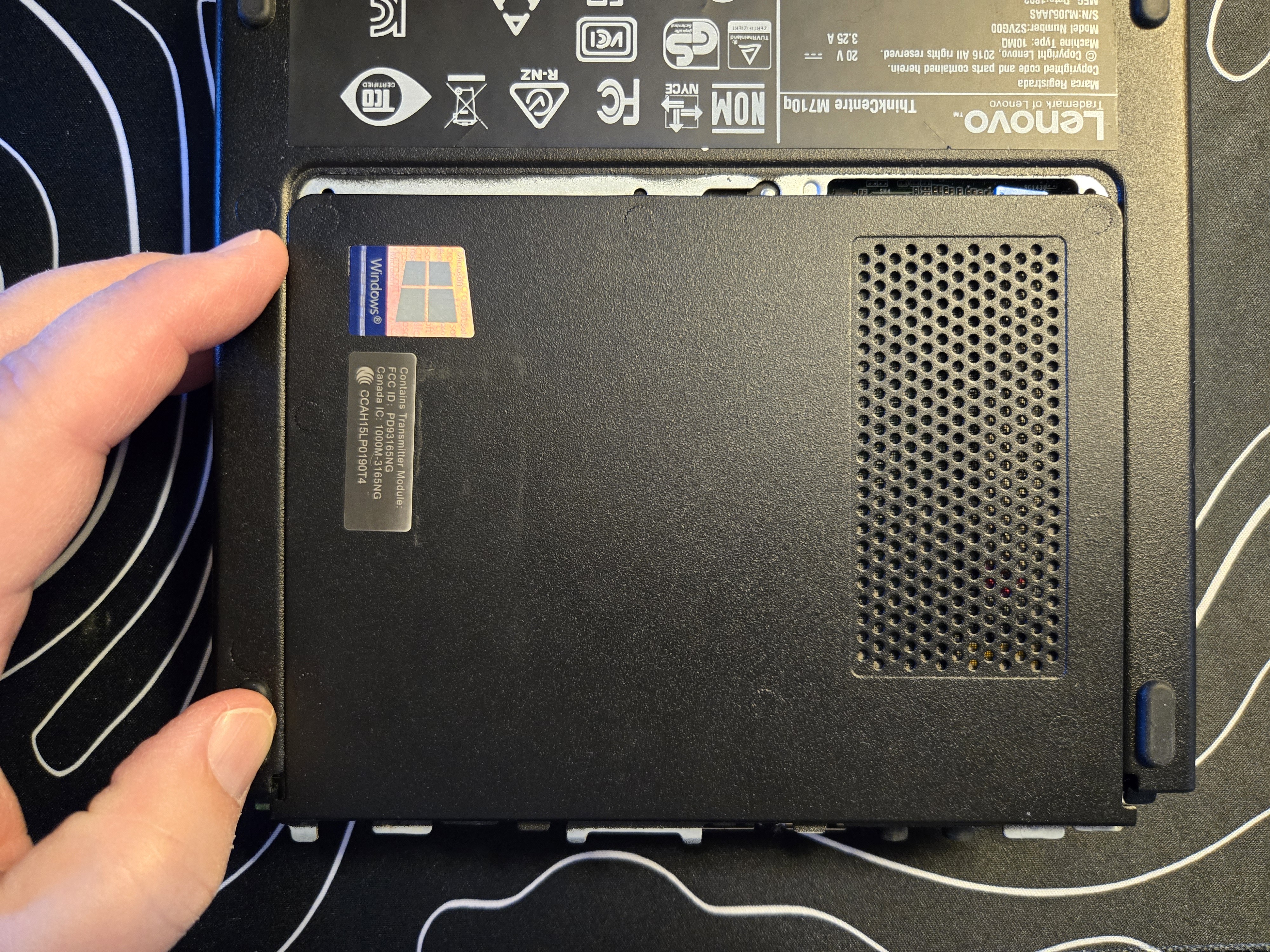 Memory cover on bottom of m910q tiny PC