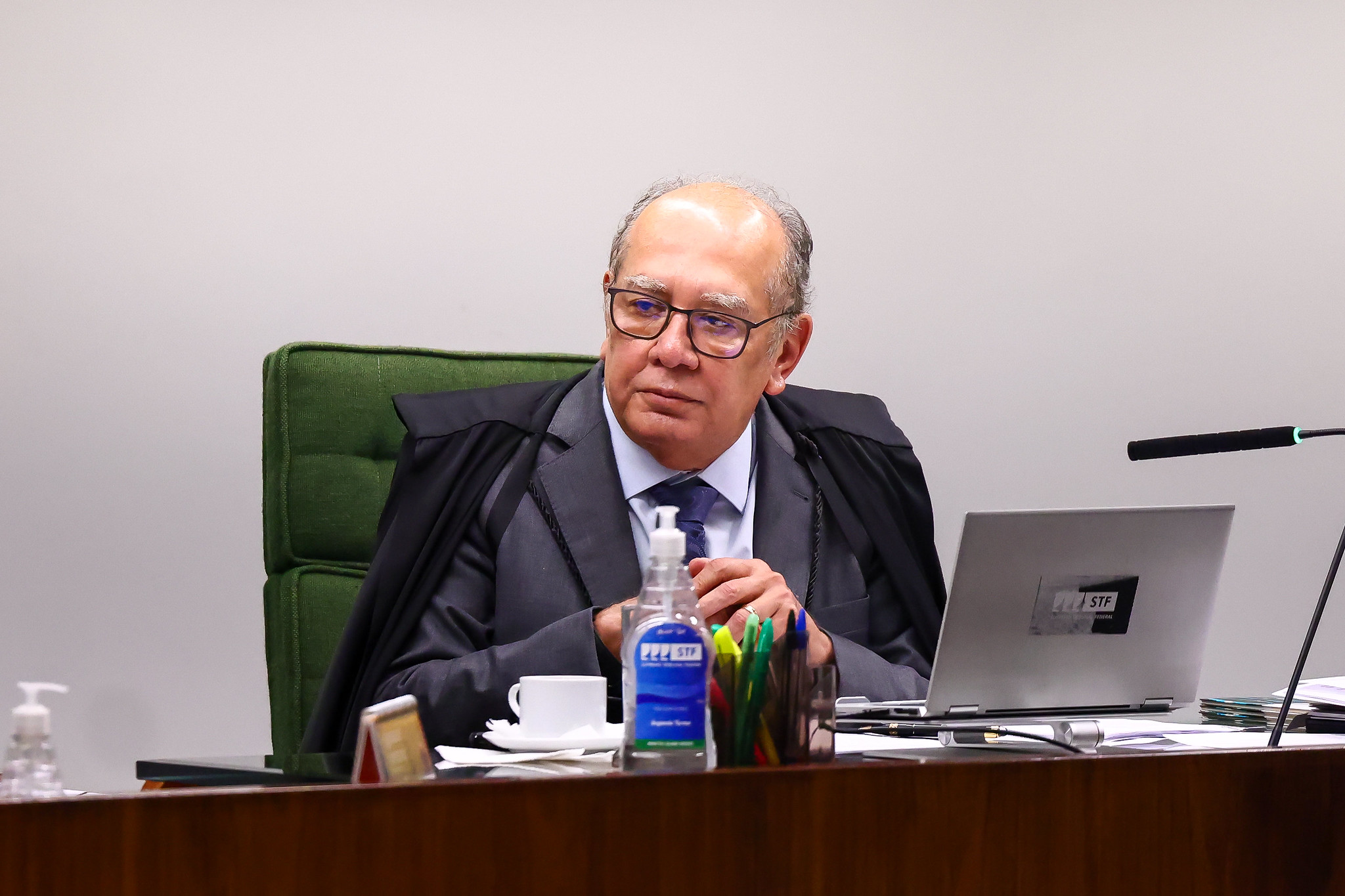 Gilmar Mendes nega desconforto no STF sobre decisão de prisão domiciliar de Bolsonaro