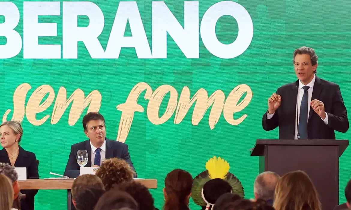 Tarifaço norte-americano impacta 4% das exportações brasileiras aos EUA, diz Haddad