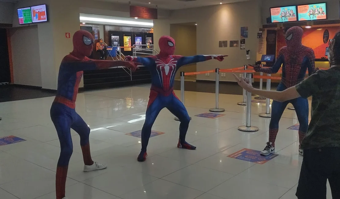 #08 - Por que adultos pagam caro pra assistir um homem vestido de lycra salvando Nova York
