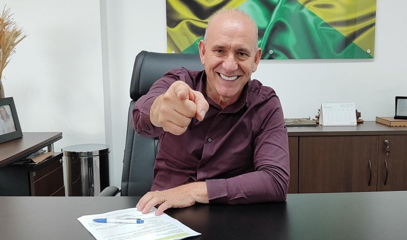 Ezequiel Neiva viabiliza recurso para implantação de Equoterapia na Apae de Cerejeiras