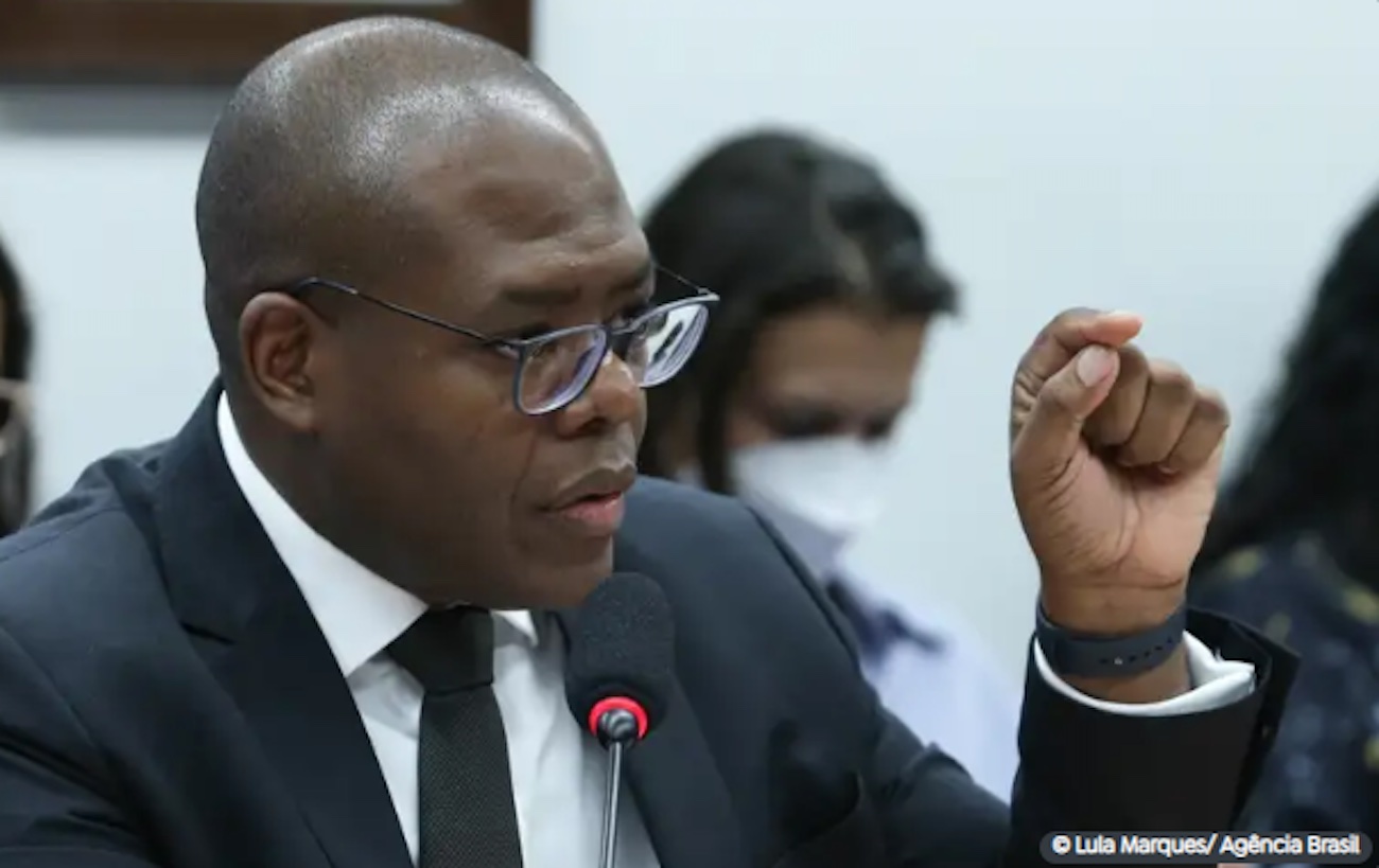 Silvio Almeida é alvo de investigação após deixar governo Lula