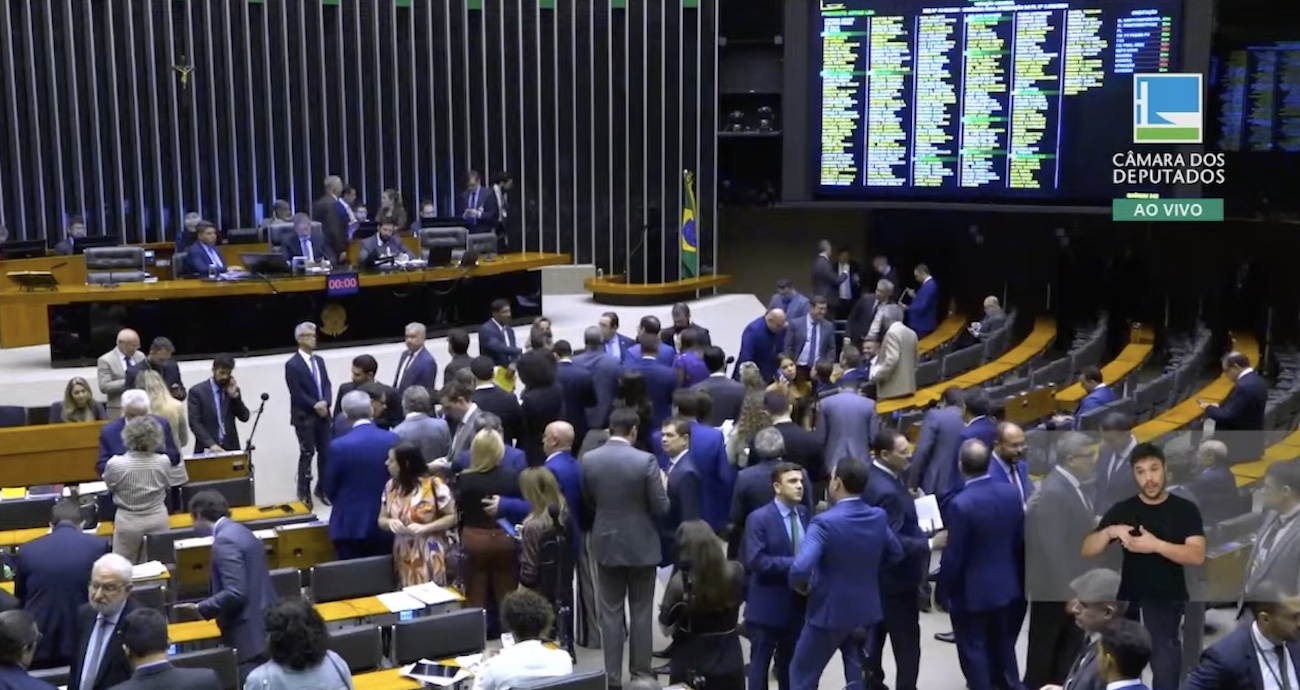 'Supersalários' criam conflitos da PEC dos Cortes de Gastos